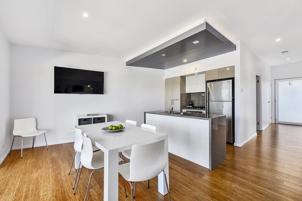 Aloha Waterfront Properties Robe Bagian luar foto